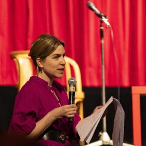 Moderatorin Frieda Paris