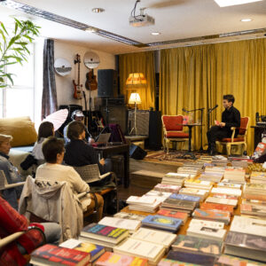 Lesung von Patrick Holzapfel im Salon der Academy Bar
