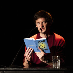 Lesung von Max Oravin aus "Toni & Toni" im Toihaus Theater