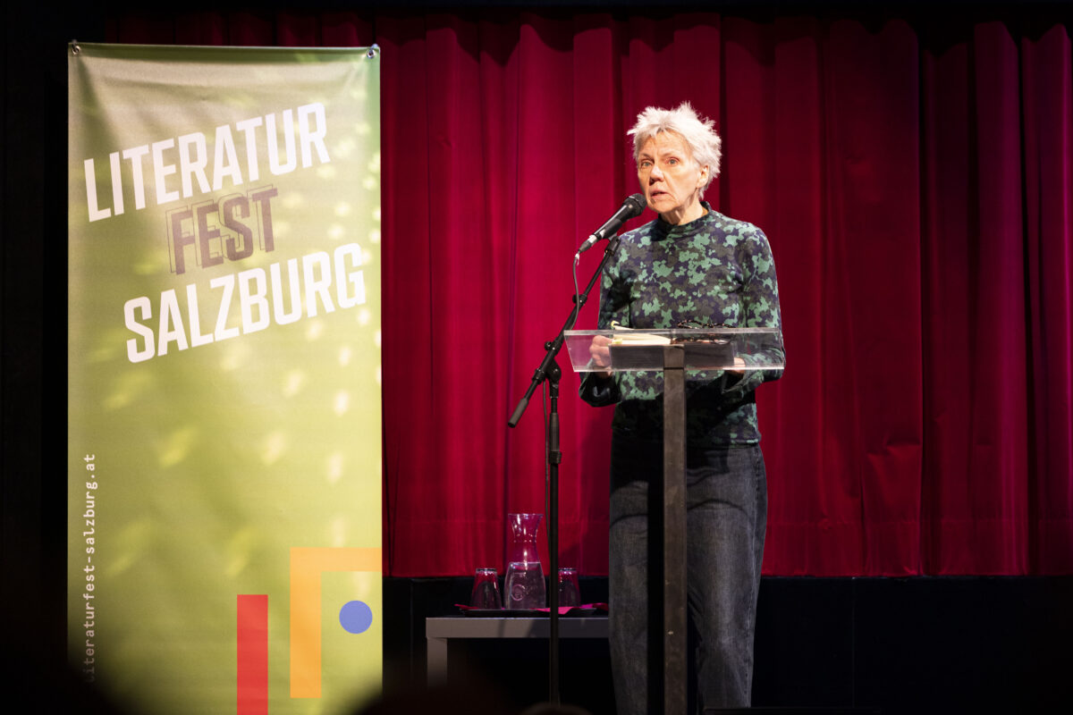 Autorin Esther Kinsky bei der Lyrikmatinee