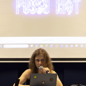 Maria Aljochina in der Robert-Jungk-Bibliothek